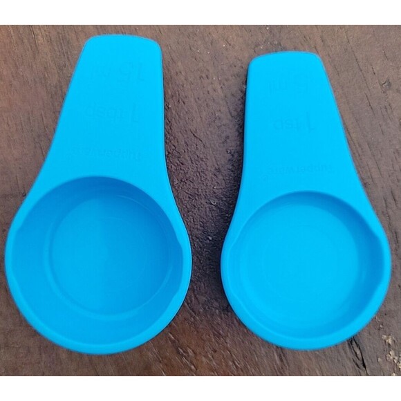 Tupperware Refrigerator Magnet Mini Measuring Spoons TBSP-TSP Salt Water Blue - Picture 2 of 6